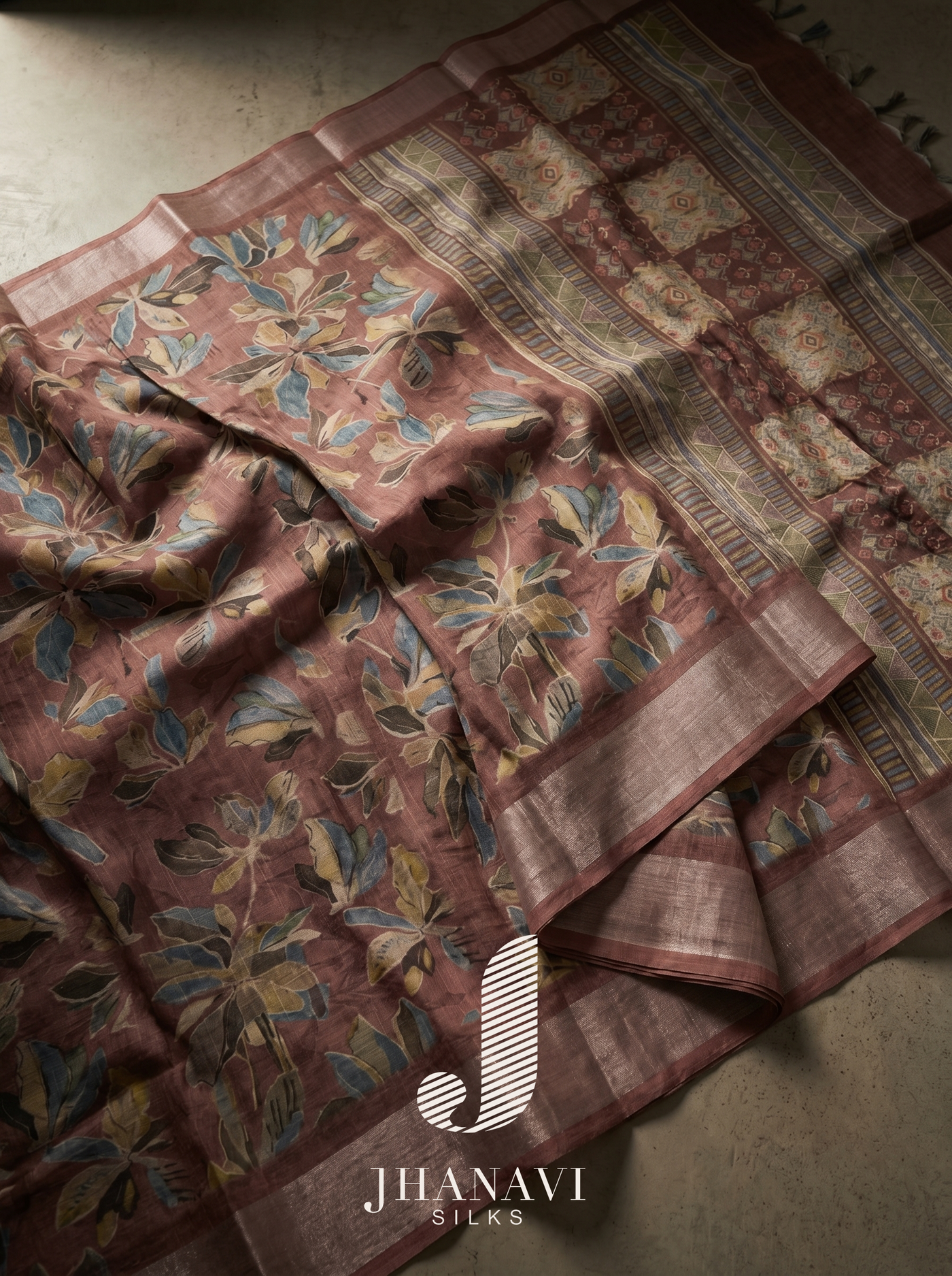 Linen Saree – Maroon floral printed